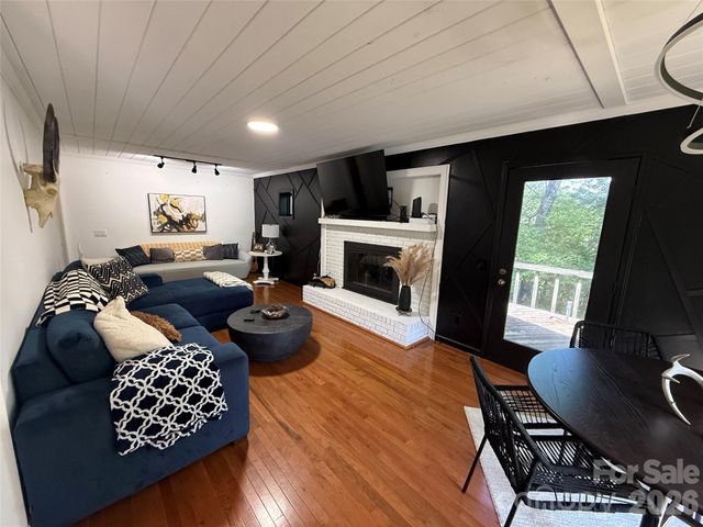 2922 Lovie Lane, Hudson, NC 28638