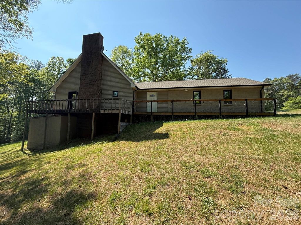 2922 Lovie Lane, Hudson, NC 28638