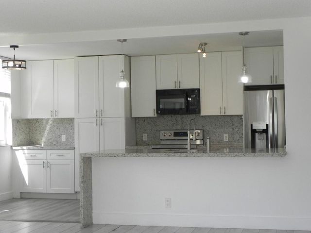 4200 Hillcrest Drive 201, Hollywood, FL 33021