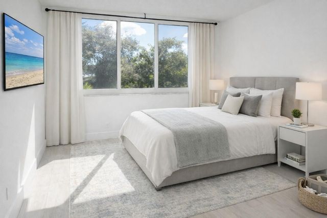 4200 Hillcrest Drive 201, Hollywood, FL 33021