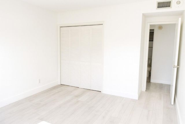 4200 Hillcrest Drive 201, Hollywood, FL 33021