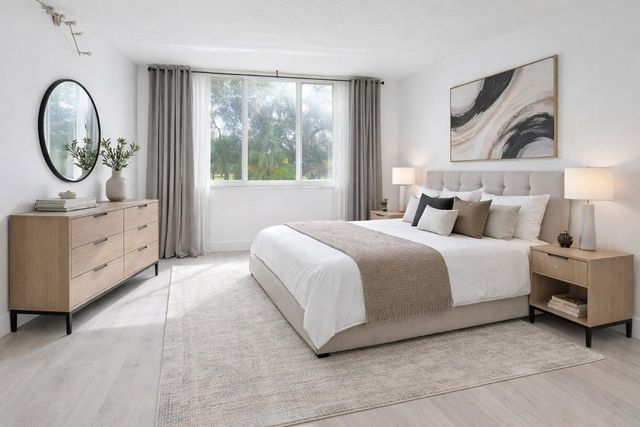 4200 Hillcrest Drive 201, Hollywood, FL 33021