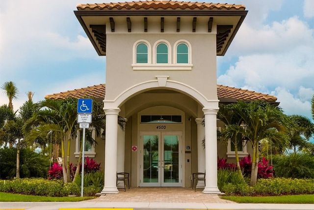 4200 Hillcrest Drive 201, Hollywood, FL 33021