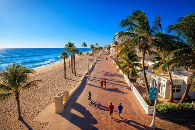 4200 Hillcrest Drive 201, Hollywood, FL 33021