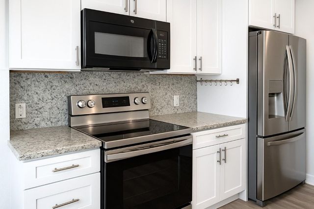 4200 Hillcrest Drive 201, Hollywood, FL 33021