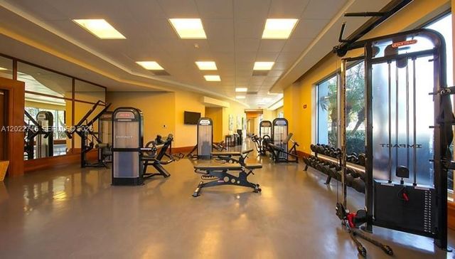1060 Brickell Ave 2201, Miami, FL 33131