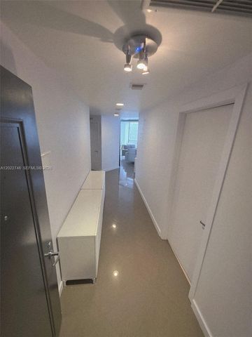 1060 Brickell Ave 2201, Miami, FL 33131