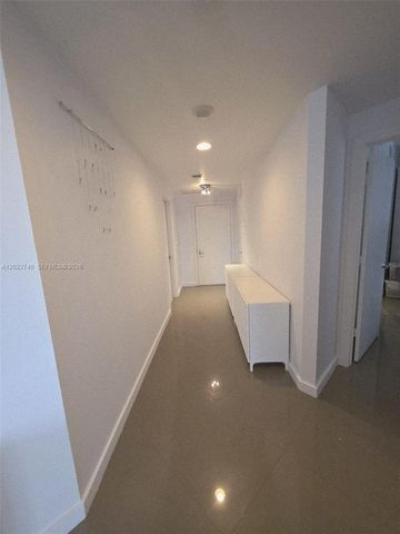 1060 Brickell Ave 2201, Miami, FL 33131