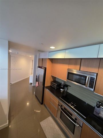 1060 Brickell Ave 2201, Miami, FL 33131