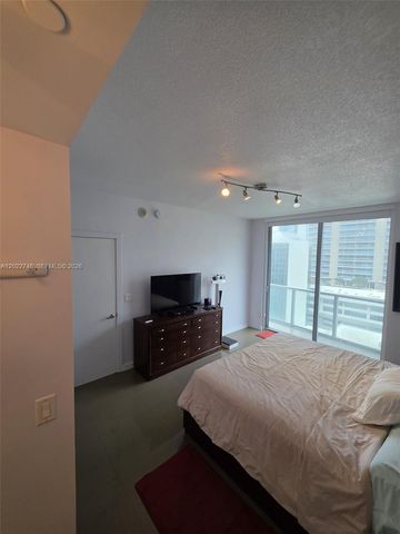 1060 Brickell Ave 2201, Miami, FL 33131