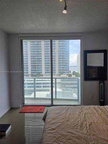 1060 Brickell Ave 2201, Miami, FL 33131