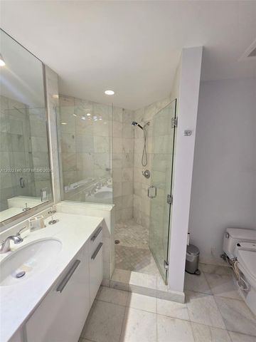 1060 Brickell Ave 2201, Miami, FL 33131