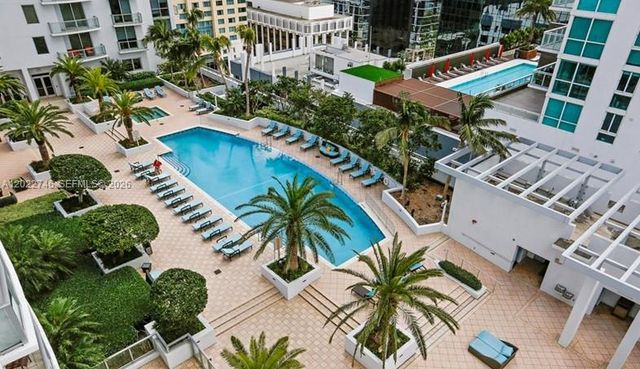 1060 Brickell Ave 2201, Miami, FL 33131