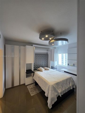 1060 Brickell Ave 2201, Miami, FL 33131