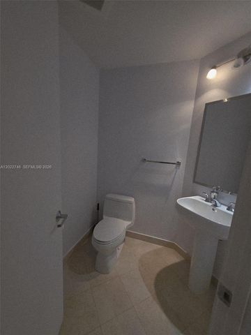 1060 Brickell Ave 2201, Miami, FL 33131