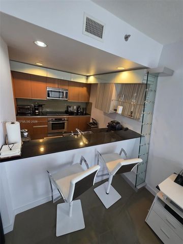 1060 Brickell Ave 2201, Miami, FL 33131