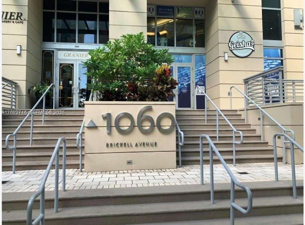 1060 Brickell Ave 2201, Miami, FL 33131