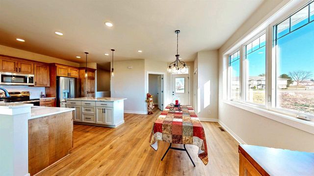 724 E Reinel Street, Jefferson, WI 53549