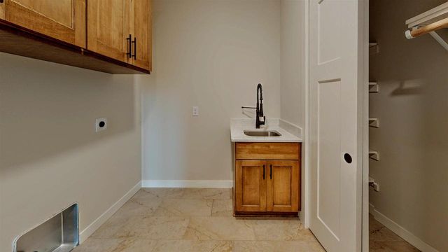 724 E Reinel Street, Jefferson, WI 53549