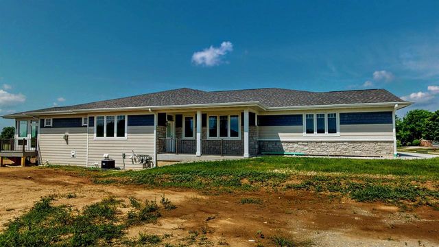 724 E Reinel Street, Jefferson, WI 53549