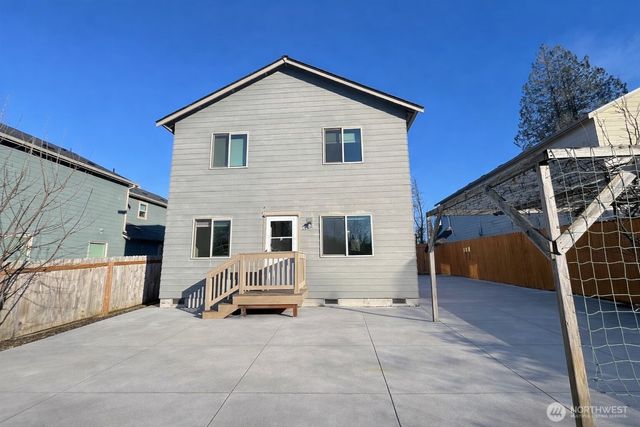 364 NE OHenry Court, Poulsbo, WA 98370