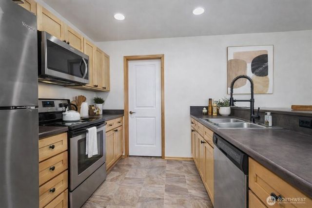 364 NE OHenry Court, Poulsbo, WA 98370