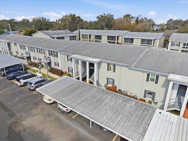 689 LAKE HOWARD DRIVE NW 1D, Winter Haven, FL 33880