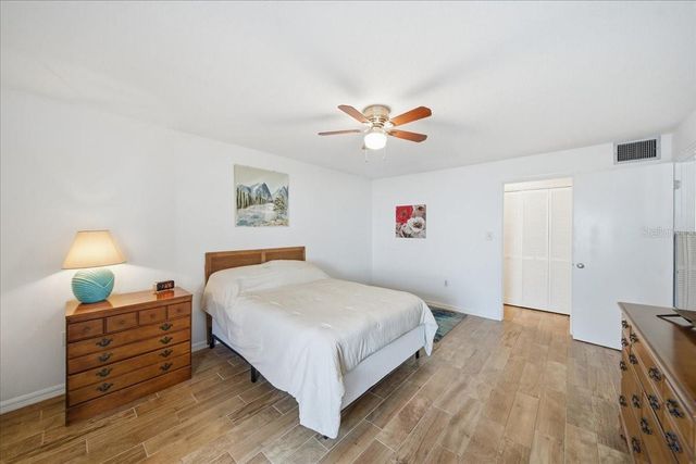 689 LAKE HOWARD DRIVE NW 1D, Winter Haven, FL 33880