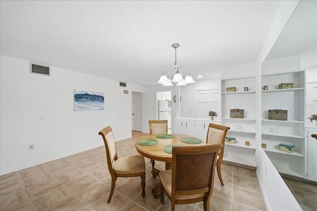 689 LAKE HOWARD DRIVE NW 1D, Winter Haven, FL 33880