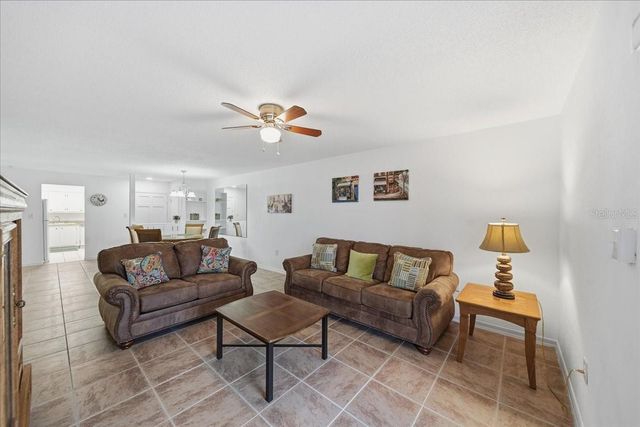 689 LAKE HOWARD DRIVE NW 1D, Winter Haven, FL 33880