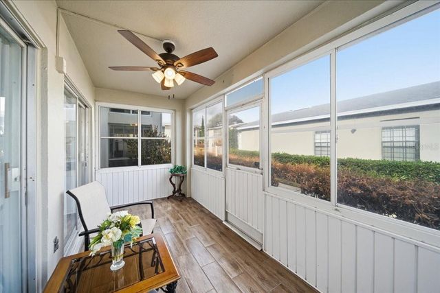 689 LAKE HOWARD DRIVE NW 1D, Winter Haven, FL 33880