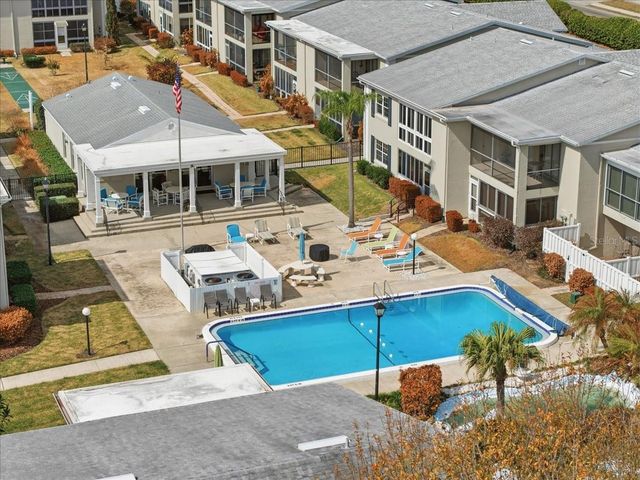 689 LAKE HOWARD DRIVE NW 1D, Winter Haven, FL 33880