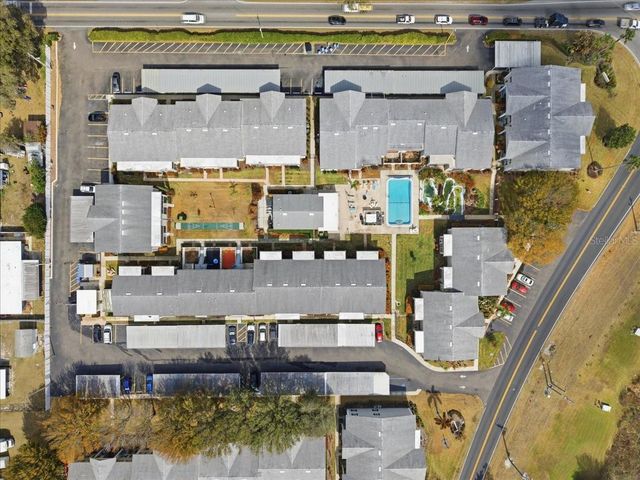 689 LAKE HOWARD DRIVE NW 1D, Winter Haven, FL 33880