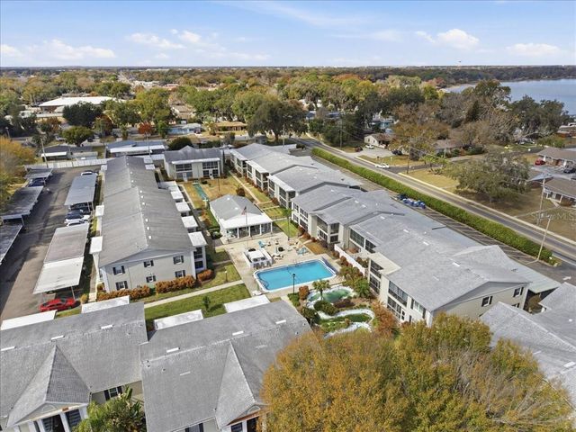 689 LAKE HOWARD DRIVE NW 1D, Winter Haven, FL 33880