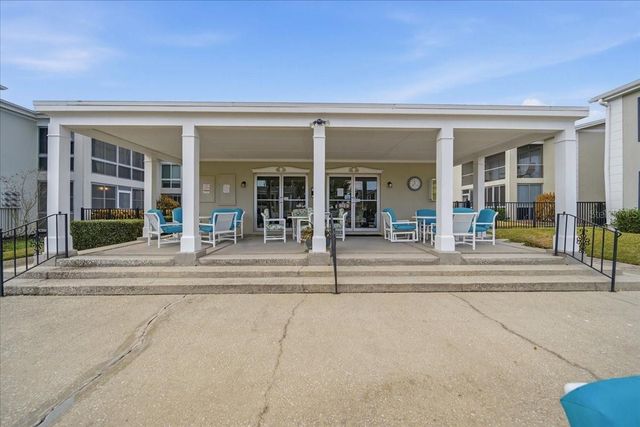 689 LAKE HOWARD DRIVE NW 1D, Winter Haven, FL 33880