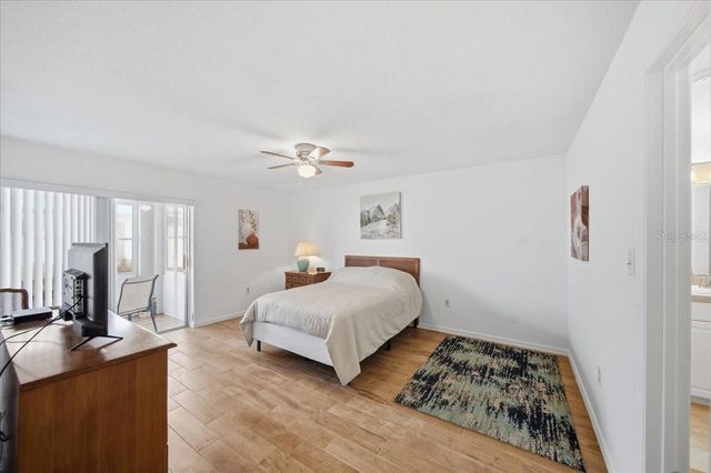 689 LAKE HOWARD DRIVE NW 1D, Winter Haven, FL 33880