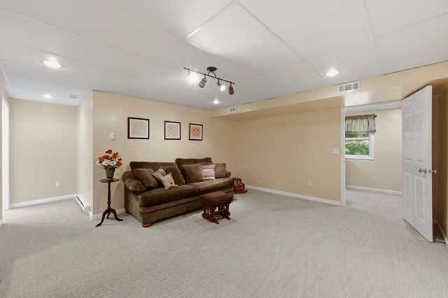 151 Edgewood Drive, Harrodsburg, KY 40330