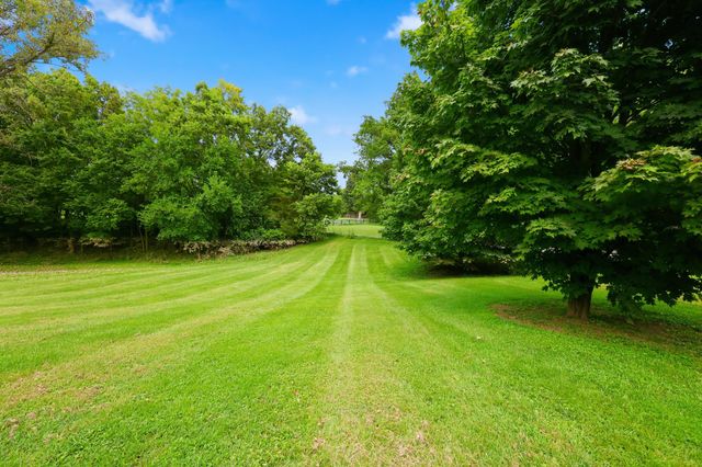 151 Edgewood Drive, Harrodsburg, KY 40330