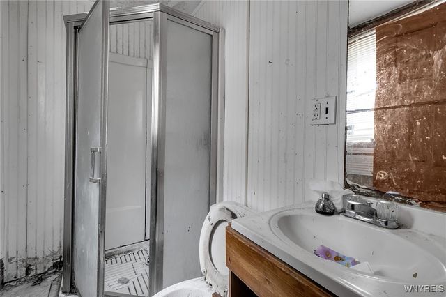 725 Monteagle Street, Niagara Falls, NY 14305