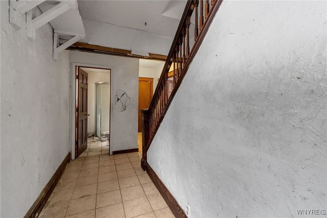 725 Monteagle Street, Niagara Falls, NY 14305