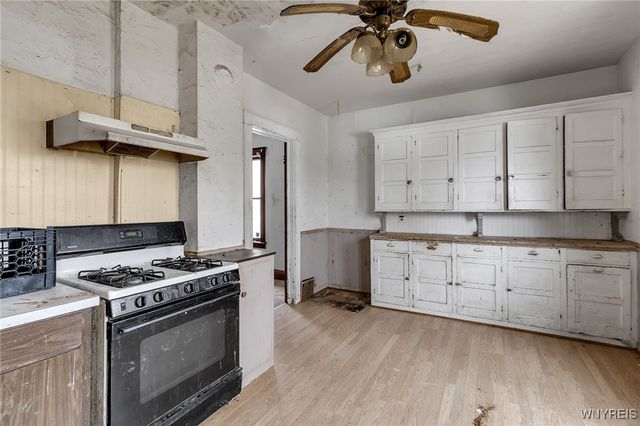 725 Monteagle Street, Niagara Falls, NY 14305