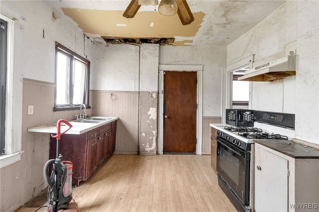 725 Monteagle Street, Niagara Falls, NY 14305