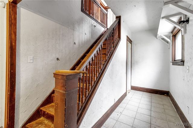 725 Monteagle Street, Niagara Falls, NY 14305