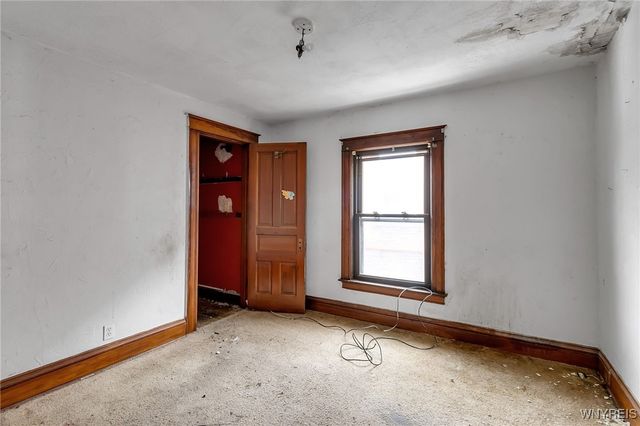 725 Monteagle Street, Niagara Falls, NY 14305