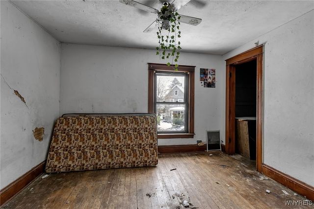 725 Monteagle Street, Niagara Falls, NY 14305