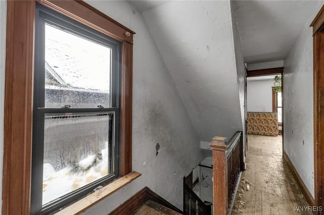 725 Monteagle Street, Niagara Falls, NY 14305