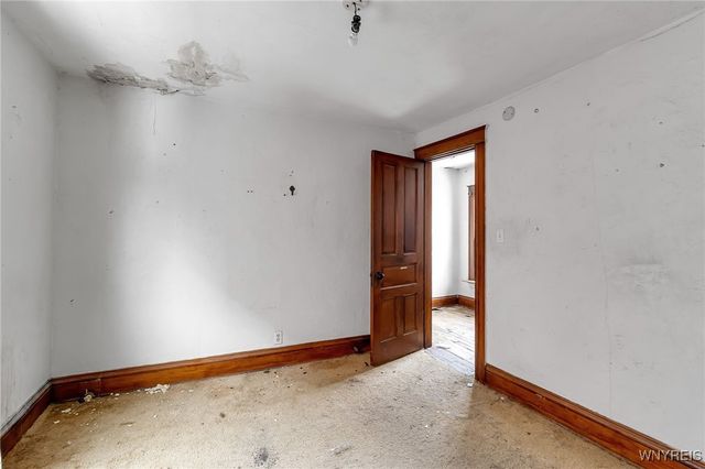 725 Monteagle Street, Niagara Falls, NY 14305