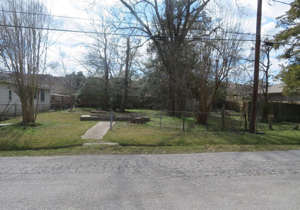 9221 Clarkcrest Street, Houston, TX 77063