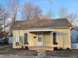 215 W Palmer Street, Litchfield, IL 62056