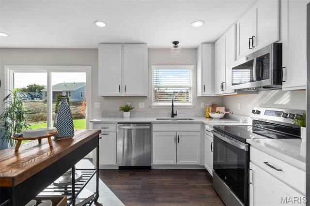 2 Arlington at Oakshire, O'fallon, MO 63385